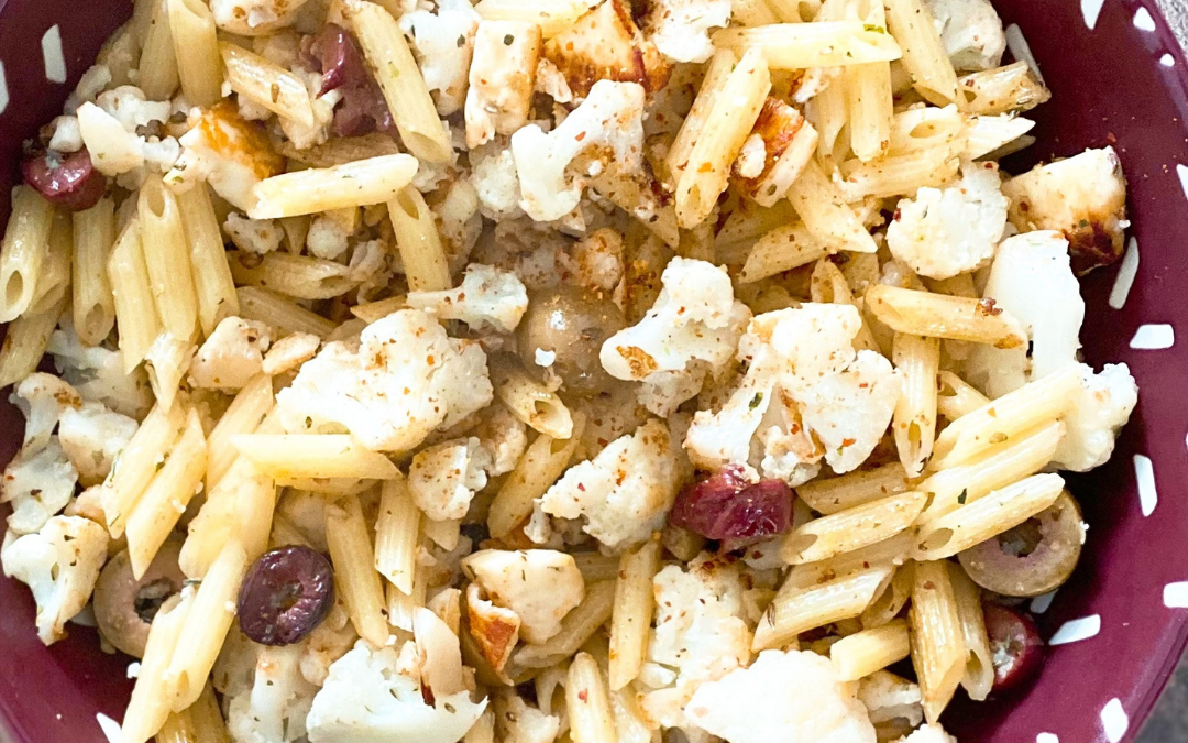 Poêlée de pâtes au chou-fleur et halloumi